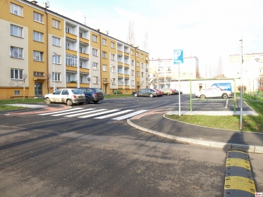 rekonstrukce-vnitrobloku-sidliste-budovatelu-v-kadani